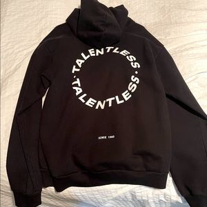 TALENTLESS - Circle Logo Hoodie